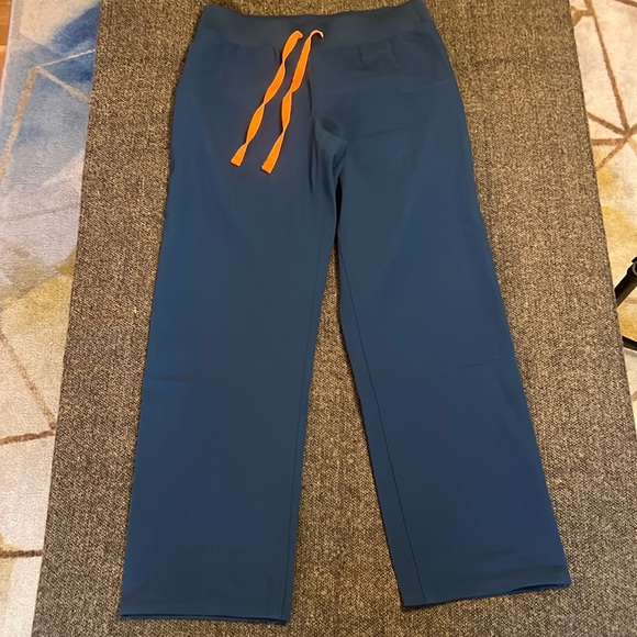 FIGS LIKE NEW Technical Collection scrub bottoms S - Picture 1 of 7